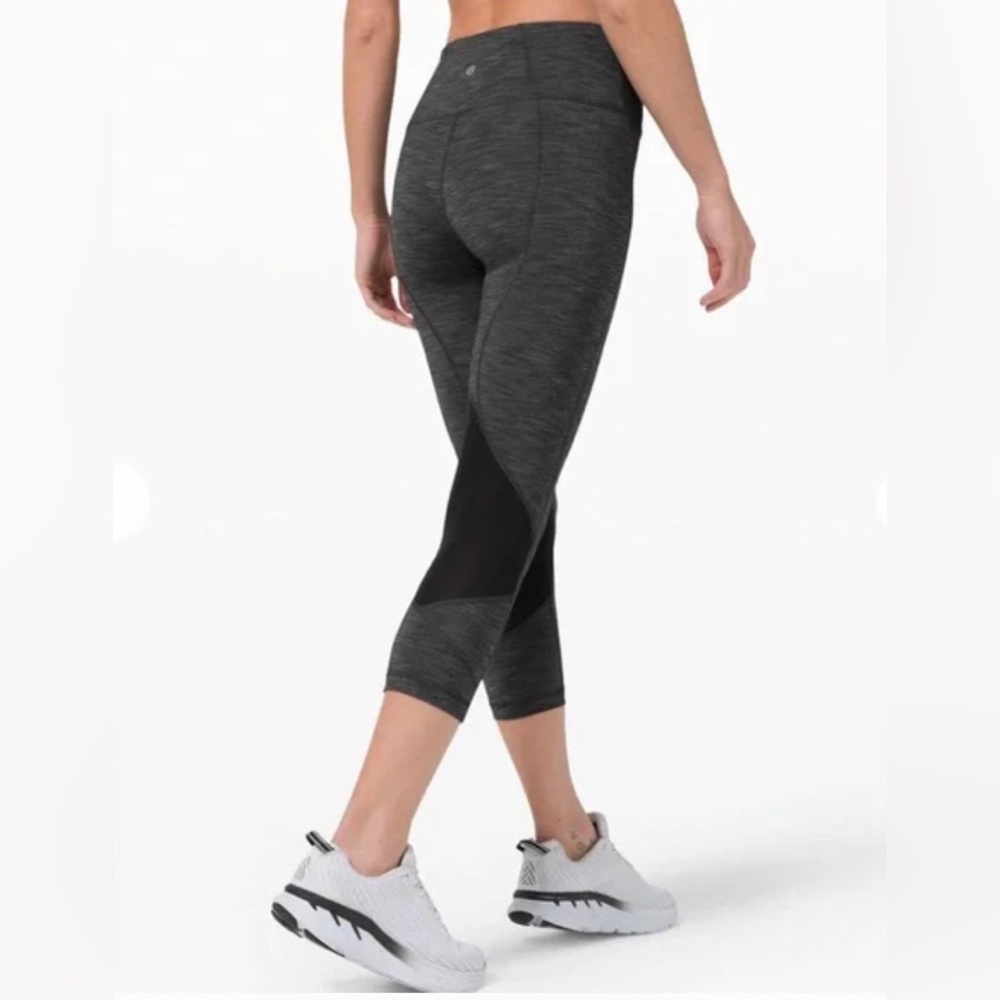 Lululemon Pace Rival Mesh Mid-Rise Heather Black 22” Crop Leggings Size 6